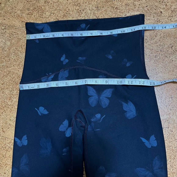 Spanx Booty Boost Active 7/8 Sculpting Leggings In Midnight Butterfly NWOT Sz S - Picture 13 of 15